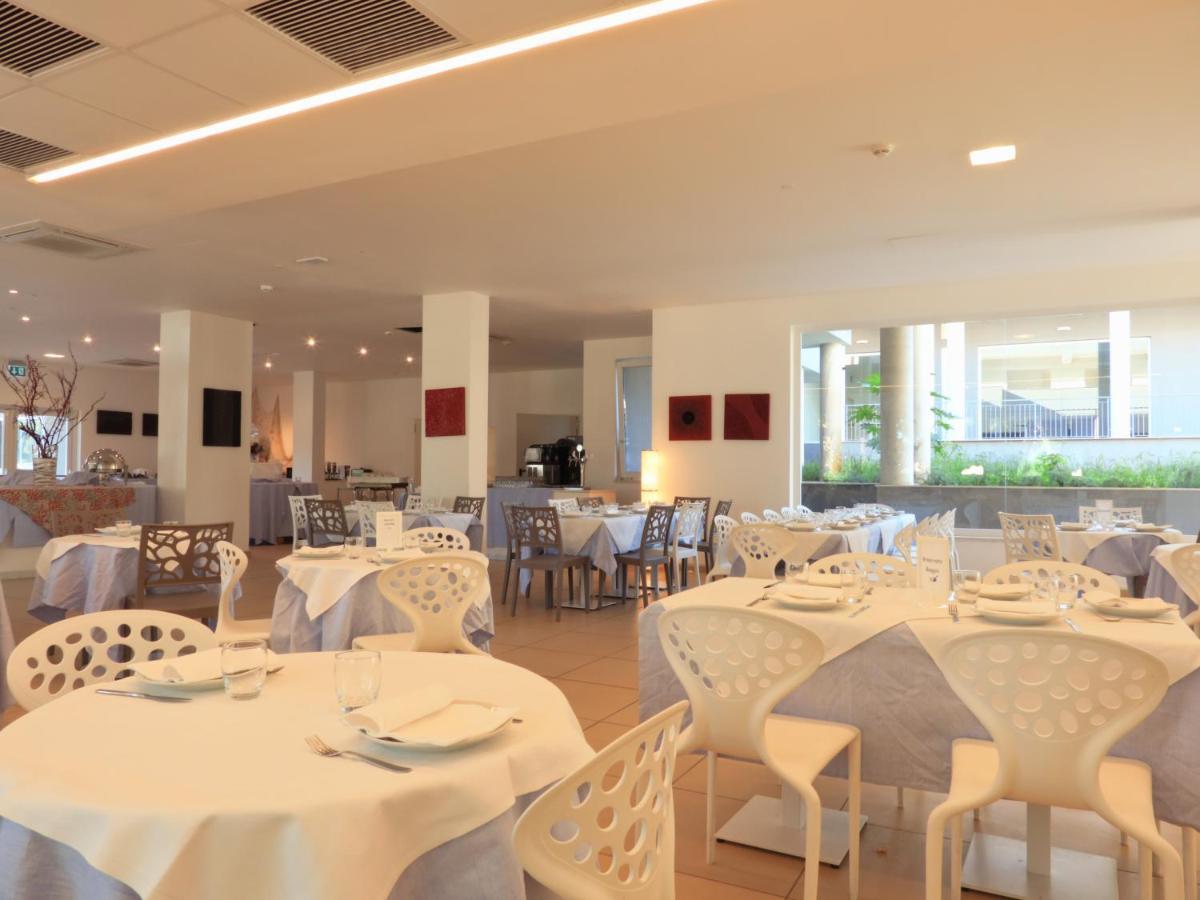 Futura Club Spiagge Bianche Hotel Fontane Bianche Eksteriør billede